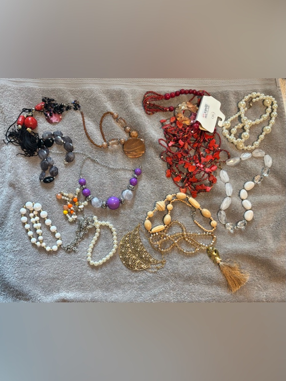 Lot of 14 Necklaces